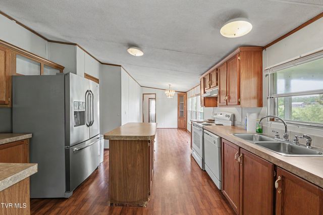 3810 West Allens Bridge Road, Greeneville, TN 37743