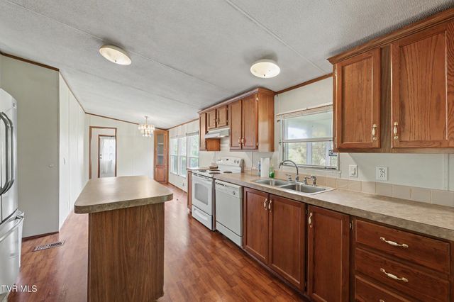3810 West Allens Bridge Road, Greeneville, TN 37743
