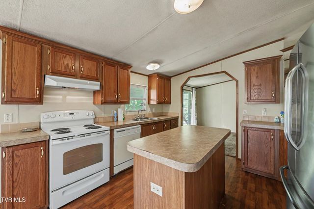 3810 West Allens Bridge Road, Greeneville, TN 37743