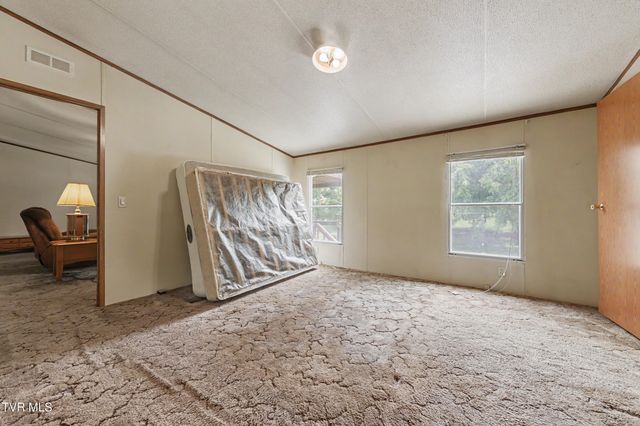 3810 West Allens Bridge Road, Greeneville, TN 37743