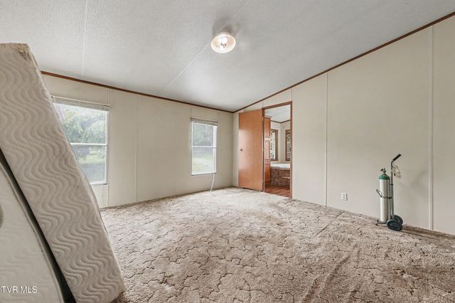 3810 West Allens Bridge Road, Greeneville, TN 37743