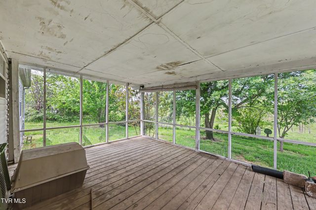 3810 West Allens Bridge Road, Greeneville, TN 37743