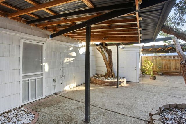 3801 Woodcrest Rd, Sacramento, CA 95821