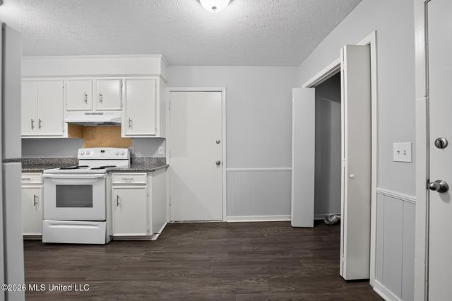 117 White Oak Court, Jackson, MS 39212