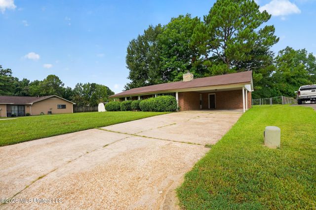 117 White Oak Court, Jackson, MS 39212