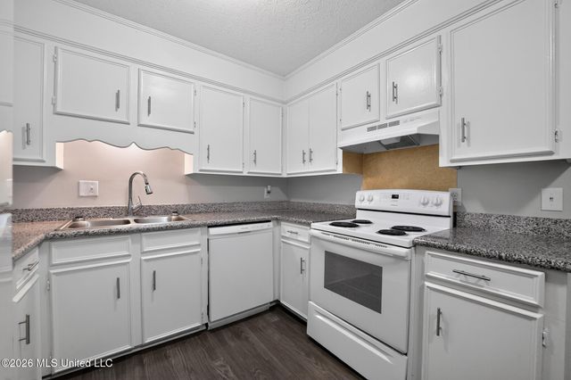 117 White Oak Court, Jackson, MS 39212