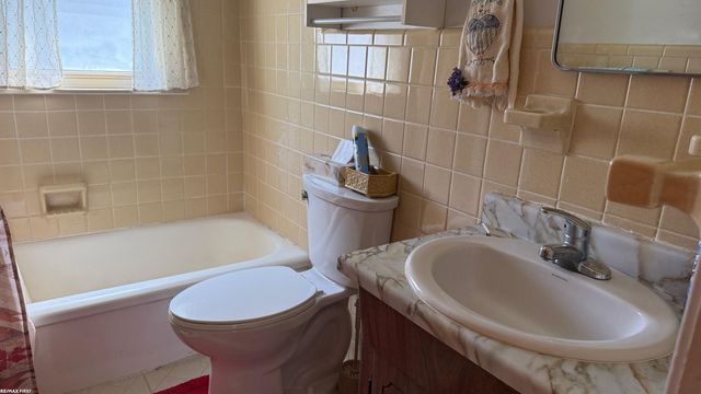16452 Rosemary Avenue, Fraser, MI 48026
