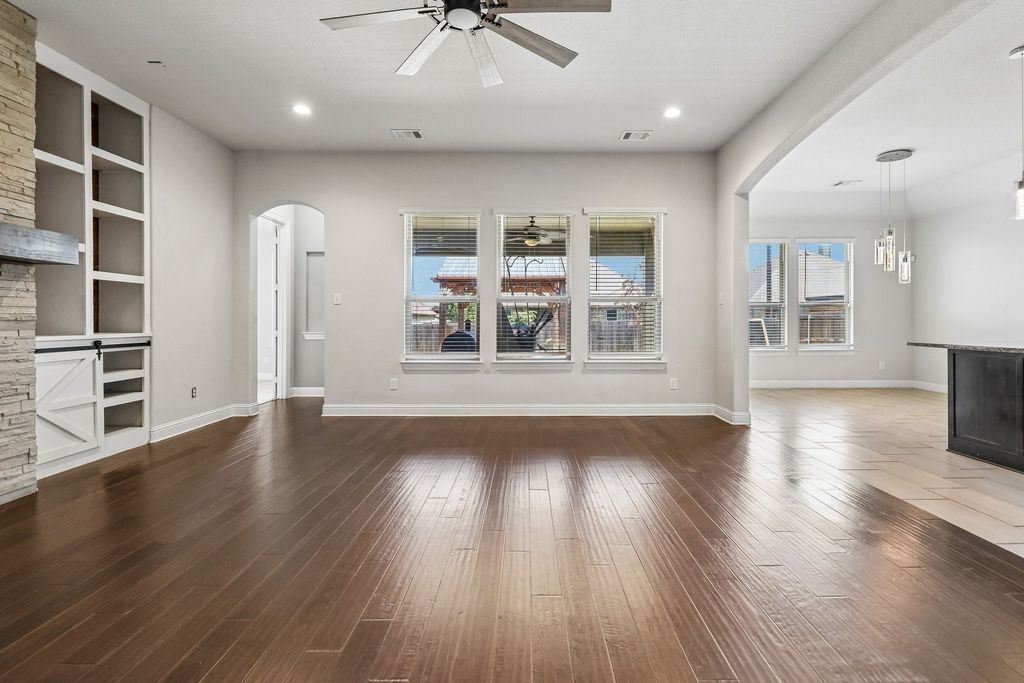 609 Richard Street, Crowley, TX 76036 — photo 4