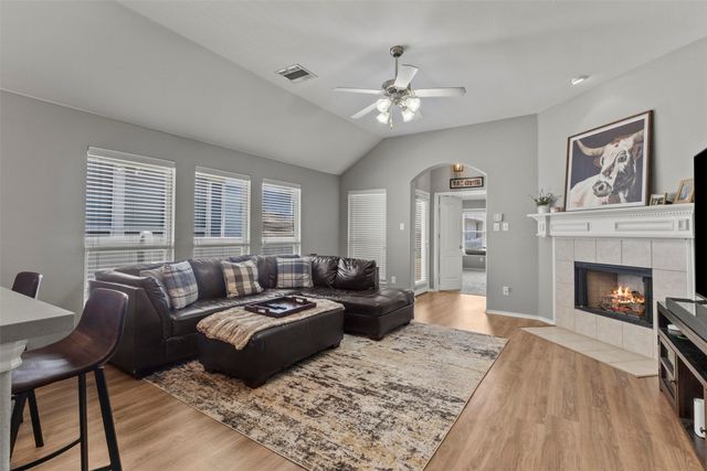 1732 Jasmine Trail, Savannah, TX 76227