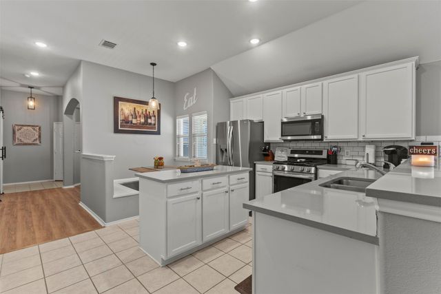 1732 Jasmine Trail, Savannah, TX 76227