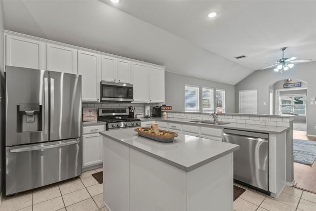 1732 Jasmine Trail, Savannah, TX 76227