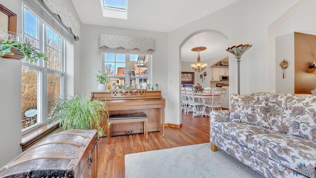 436 Maple Leaf COURT, Manitowoc, WI 54220