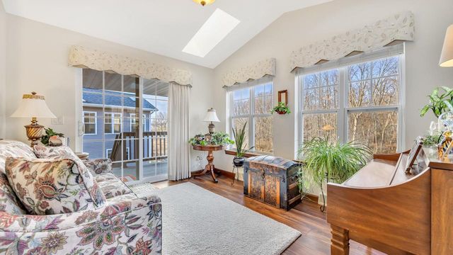 436 Maple Leaf COURT, Manitowoc, WI 54220