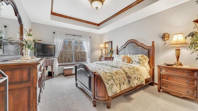 436 Maple Leaf COURT, Manitowoc, WI 54220