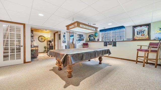 436 Maple Leaf COURT, Manitowoc, WI 54220