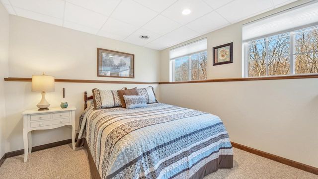 436 Maple Leaf COURT, Manitowoc, WI 54220