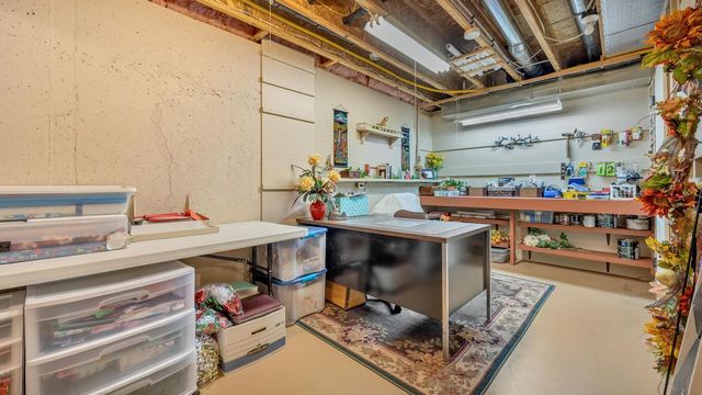 436 Maple Leaf COURT, Manitowoc, WI 54220