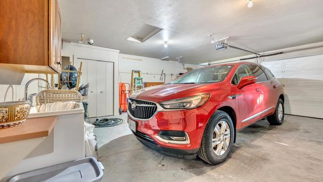 436 Maple Leaf COURT, Manitowoc, WI 54220