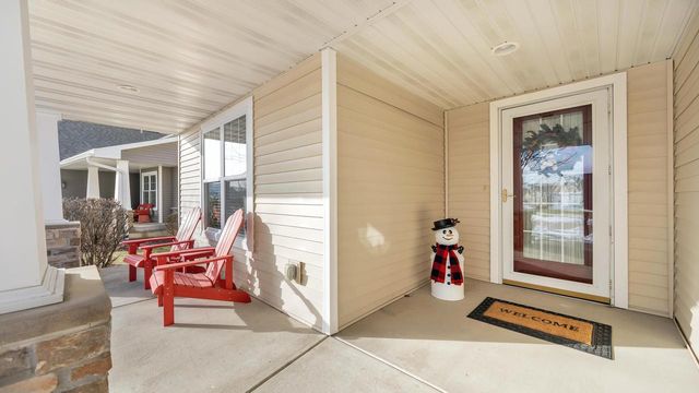 436 Maple Leaf COURT, Manitowoc, WI 54220