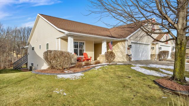 436 Maple Leaf COURT, Manitowoc, WI 54220
