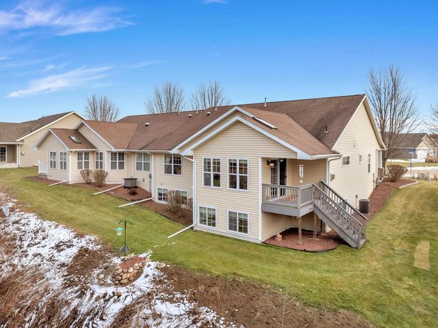 436 Maple Leaf COURT, Manitowoc, WI 54220