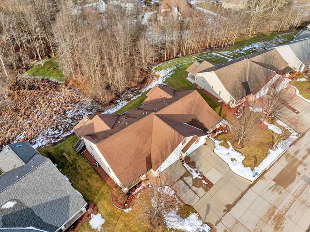 436 Maple Leaf COURT, Manitowoc, WI 54220