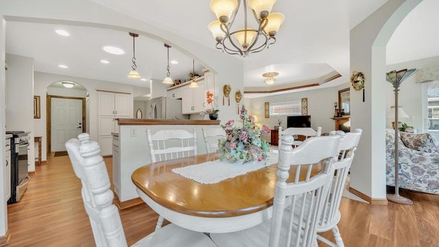 436 Maple Leaf COURT, Manitowoc, WI 54220