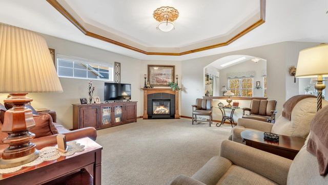 436 Maple Leaf COURT, Manitowoc, WI 54220