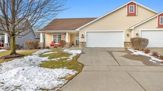 436 Maple Leaf COURT, Manitowoc, WI 54220