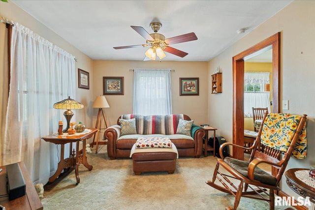 914 1ST Avenue, Hampton, IL 61256