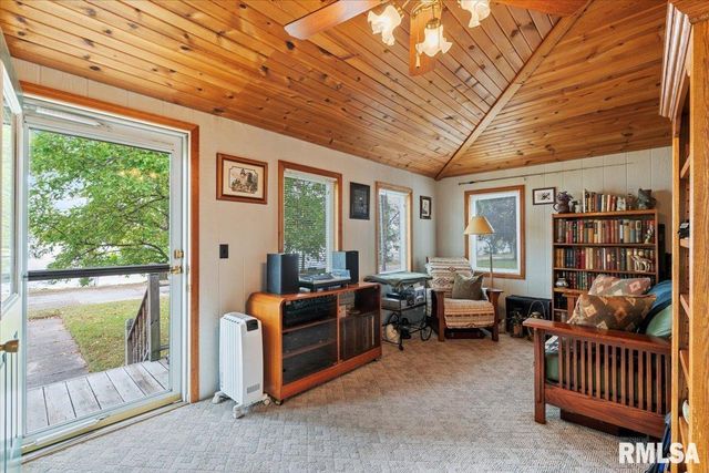 914 1ST Avenue, Hampton, IL 61256