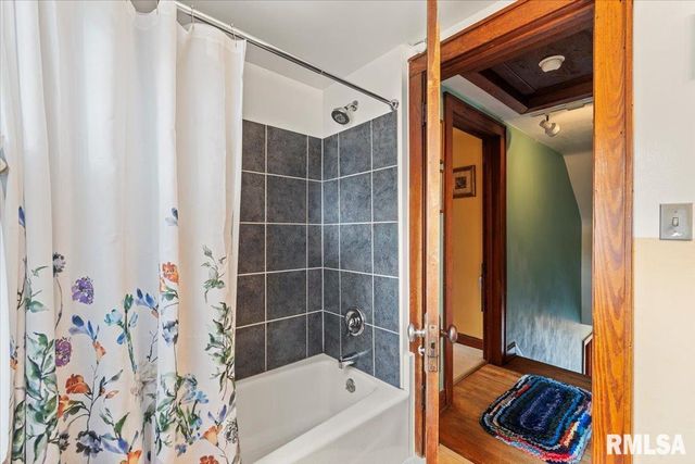 914 1ST Avenue, Hampton, IL 61256