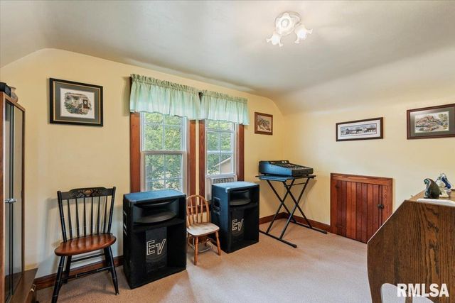 914 1ST Avenue, Hampton, IL 61256