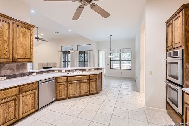 18522 Emerald Forest, San Antonio, TX 78259