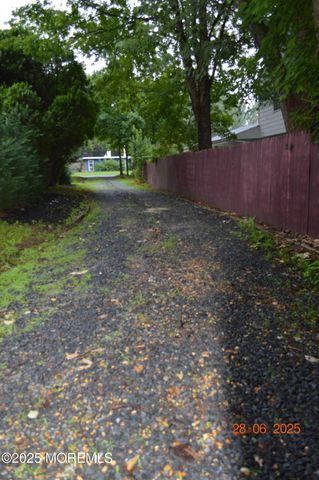 14 Homestead Lane, Roosevelt, NJ 08555