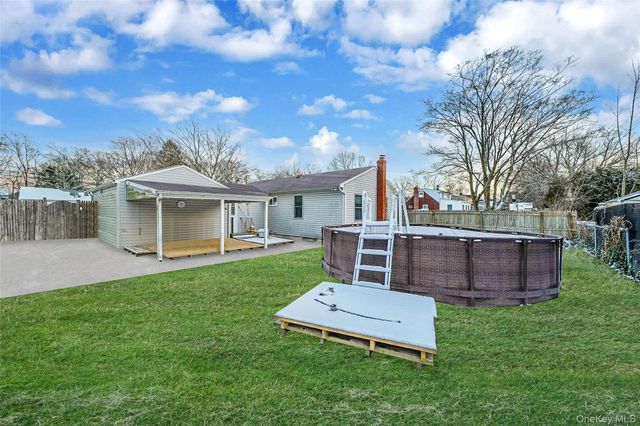 9 Maple Road, Middle Island, NY 11953