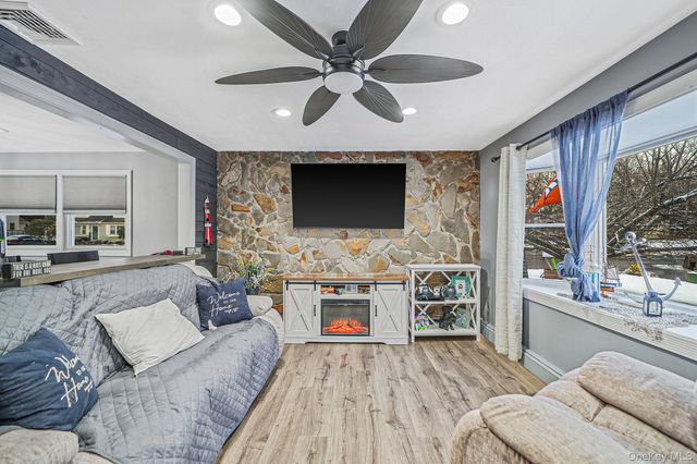 9 Maple Road, Middle Island, NY 11953