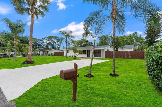 5726 Karen Drive, West Palm Beach, FL 33415