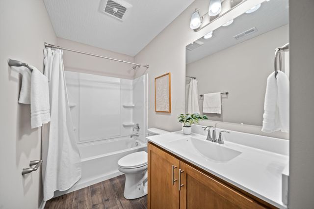 55 Genoa Circle, Commercial Point, OH 43116