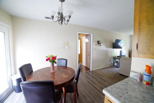 911 Ada, Paragould, AR 72450