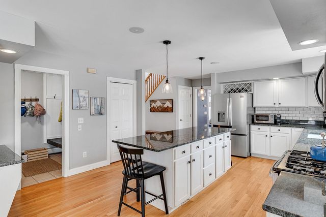 23 Vale Drive, South Burlington, VT 05403