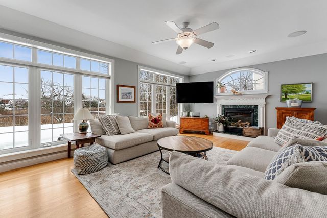 23 Vale Drive, South Burlington, VT 05403