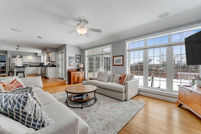 23 Vale Drive, South Burlington, VT 05403