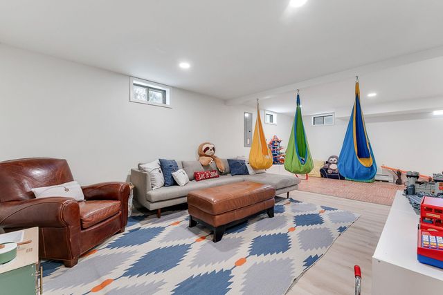 23 Vale Drive, South Burlington, VT 05403