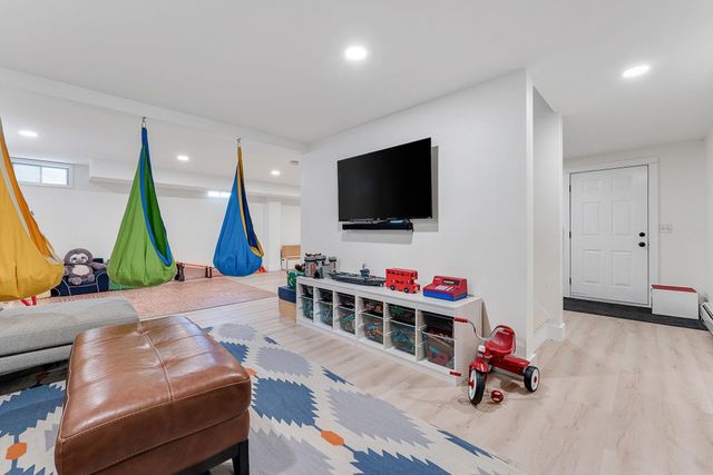 23 Vale Drive, South Burlington, VT 05403