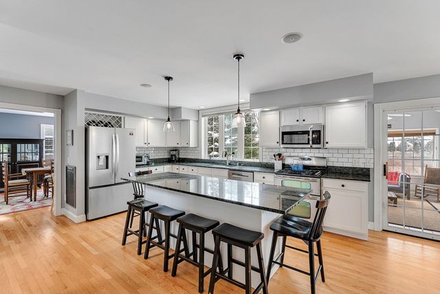 23 Vale Drive, South Burlington, VT 05403