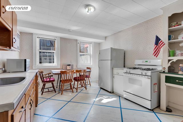 105 MONITOR Street, New York City, NY 11222