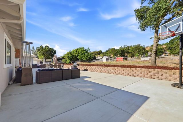 10740 New Avenue, Gilroy, CA 95020
