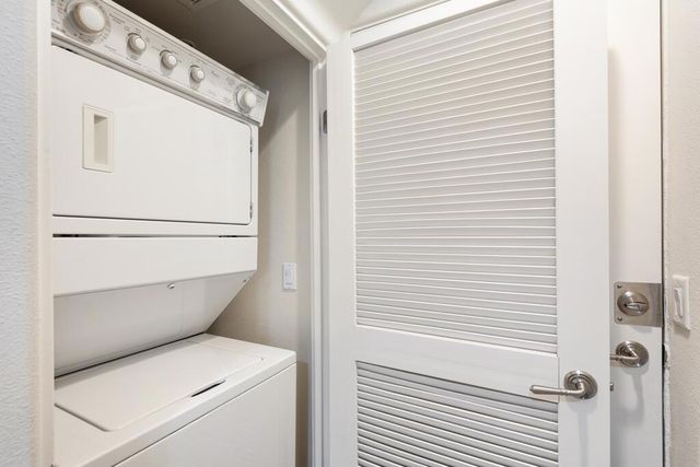 1018 Villorrio Drive N, Palm Springs, CA 92262