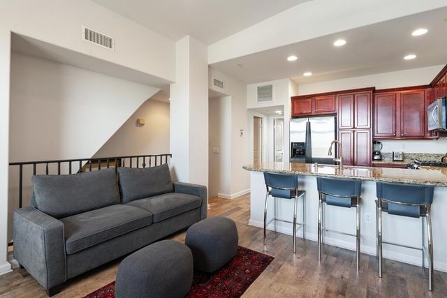 1018 Villorrio Drive N, Palm Springs, CA 92262